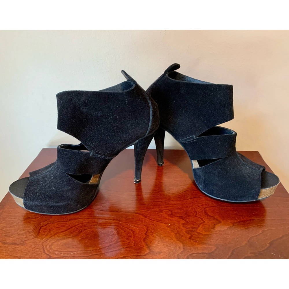 Pedro Garcia Suede Peep Toe Bootie/Platform Heels - Picture 2 of 7